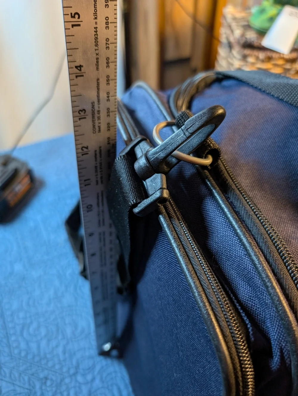 American Tourister Navy Blue Travel Duffle Bag Carry On Gym Weekender Pockets